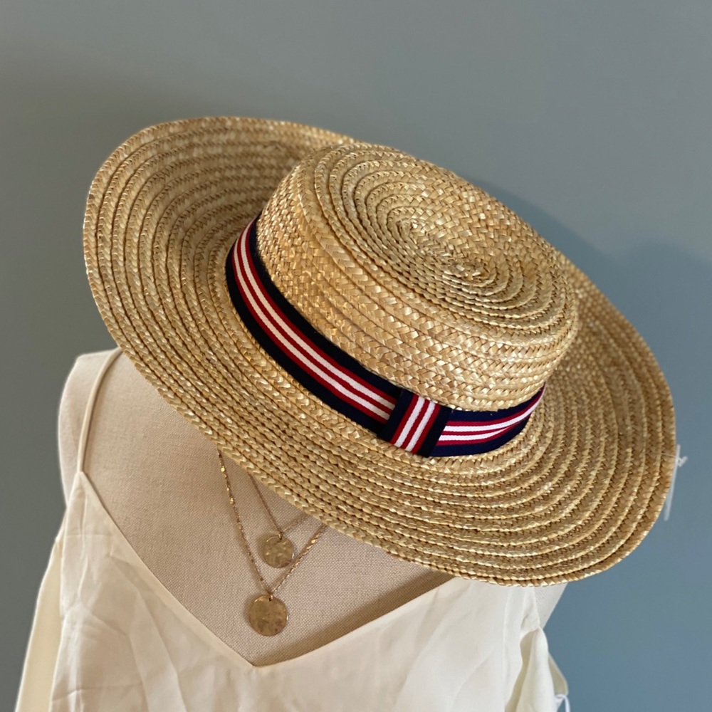 Italian-style straw hat never worn